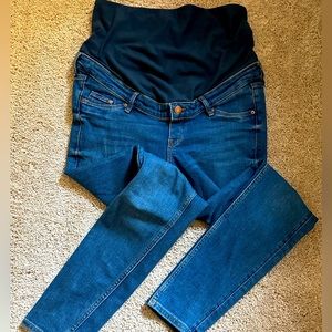 H&M maternity skinny jeans - Size M